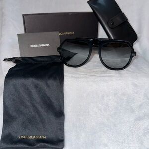 ✨Brand New Dolce & Gabbana Sunglasses✨
Style: DG6195 501/6G